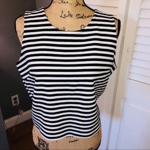 Gap Black/white cropped top